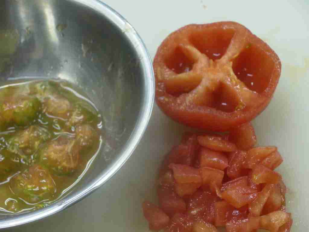 トマトの切り方の写真